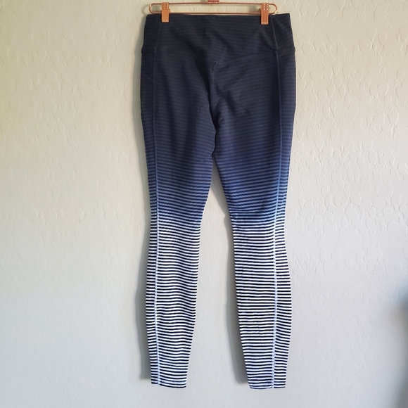 Nike Dri-fit Leggings
Small - Picture 2 of 7